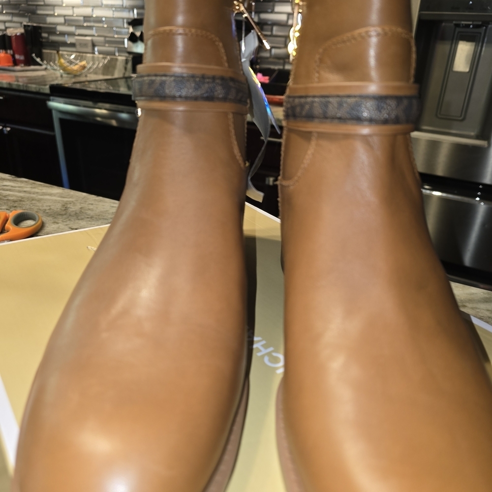 Michael Kors Mindy Leather Ankle Booties - Picture 4 of 6